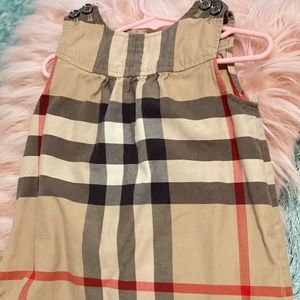 Burberry Litle girl dress size 6